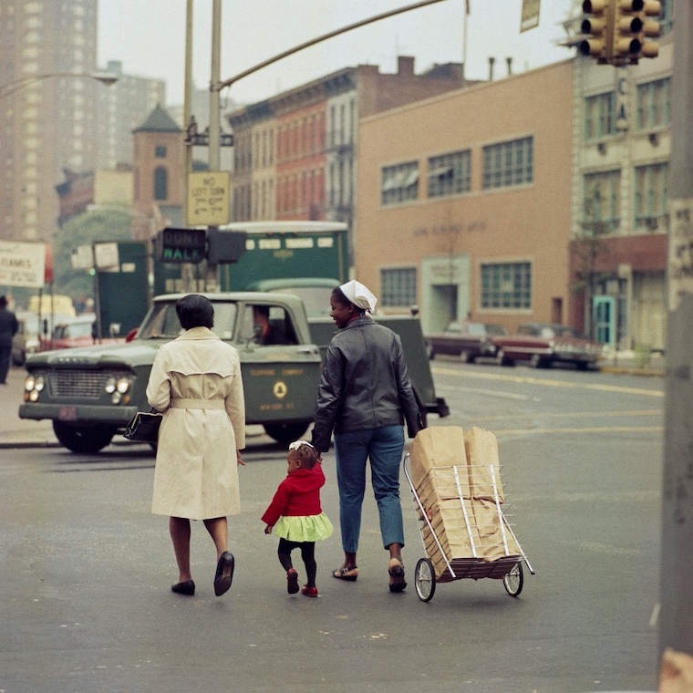 Mario Carnicelli, Grocery Shopping, Harlem, New York, 1966