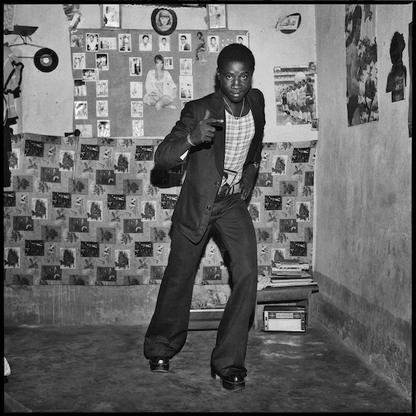 Le Malien et ses Chaussures à la Mode, 1975