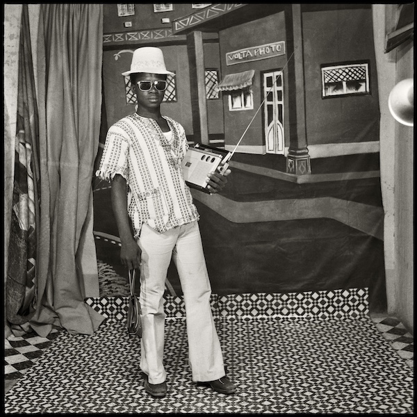 Jamais sans mon Transistor!, 1977